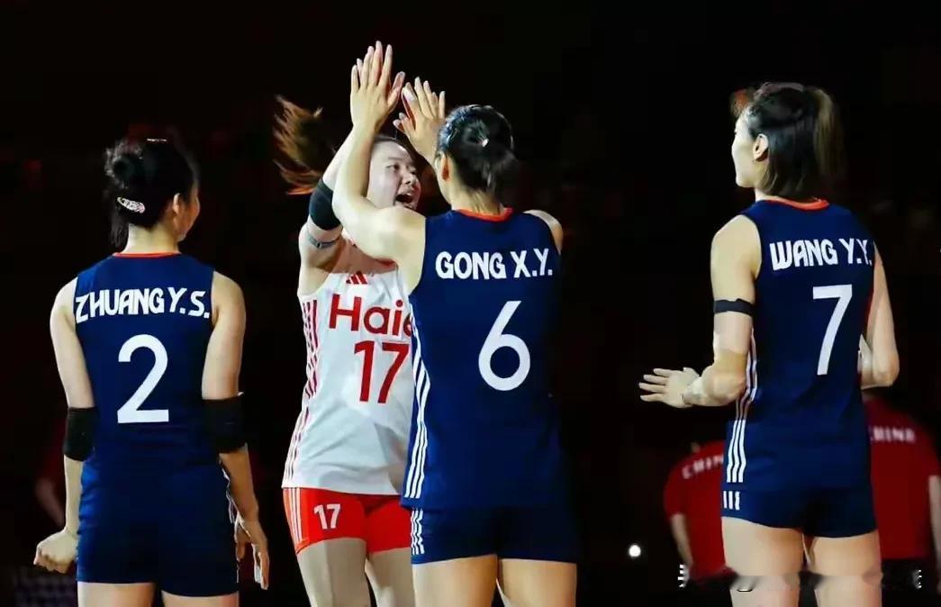 女排世锦赛，16强已出14席，分别是

1，🇨🇳中国女排———李盈莹领衔
2