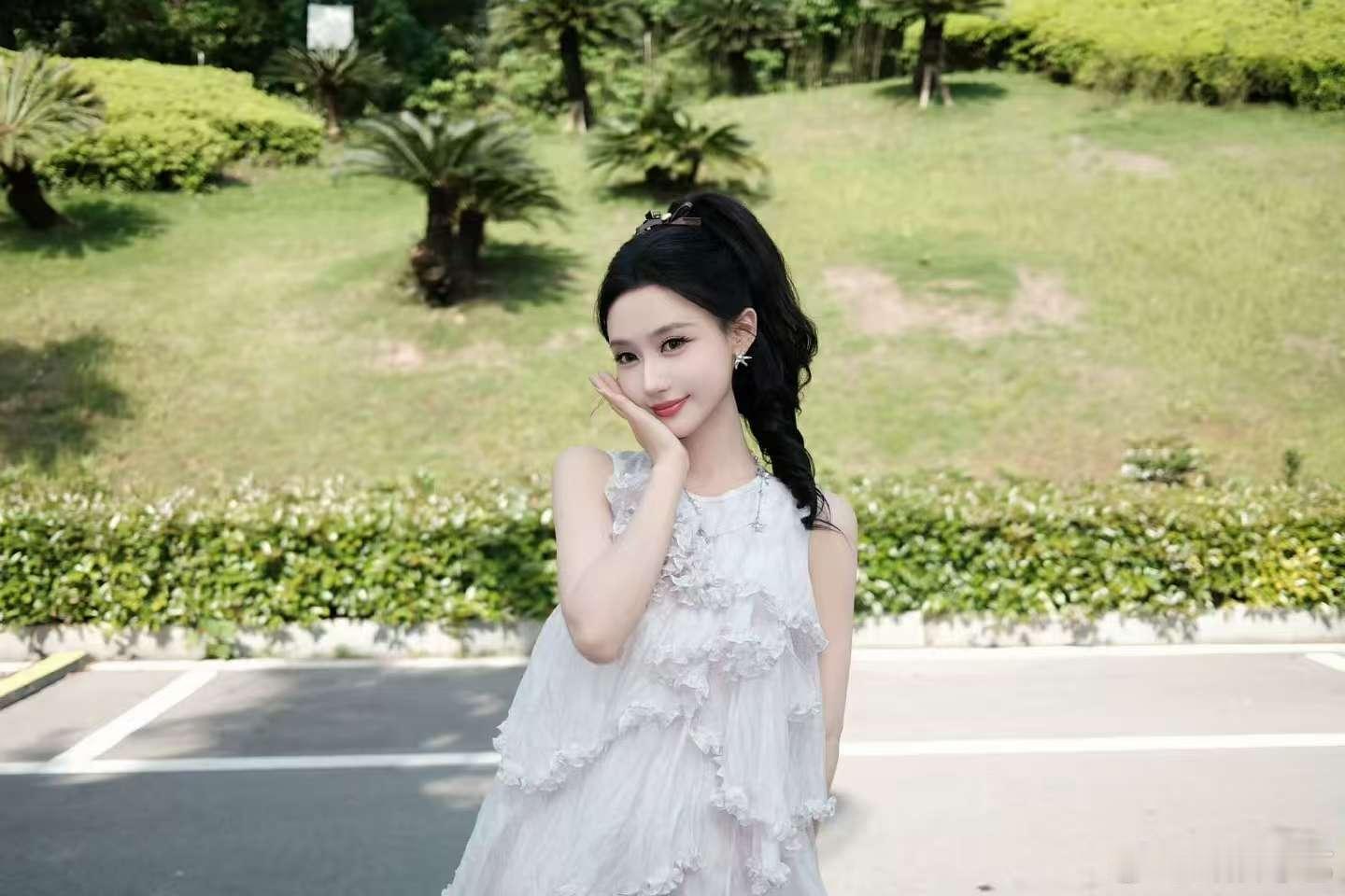 何宣林感谢阚清子乘风2026并肩练舞携手成长，何宣林感恩阚清子陪伴，乘风之旅，友