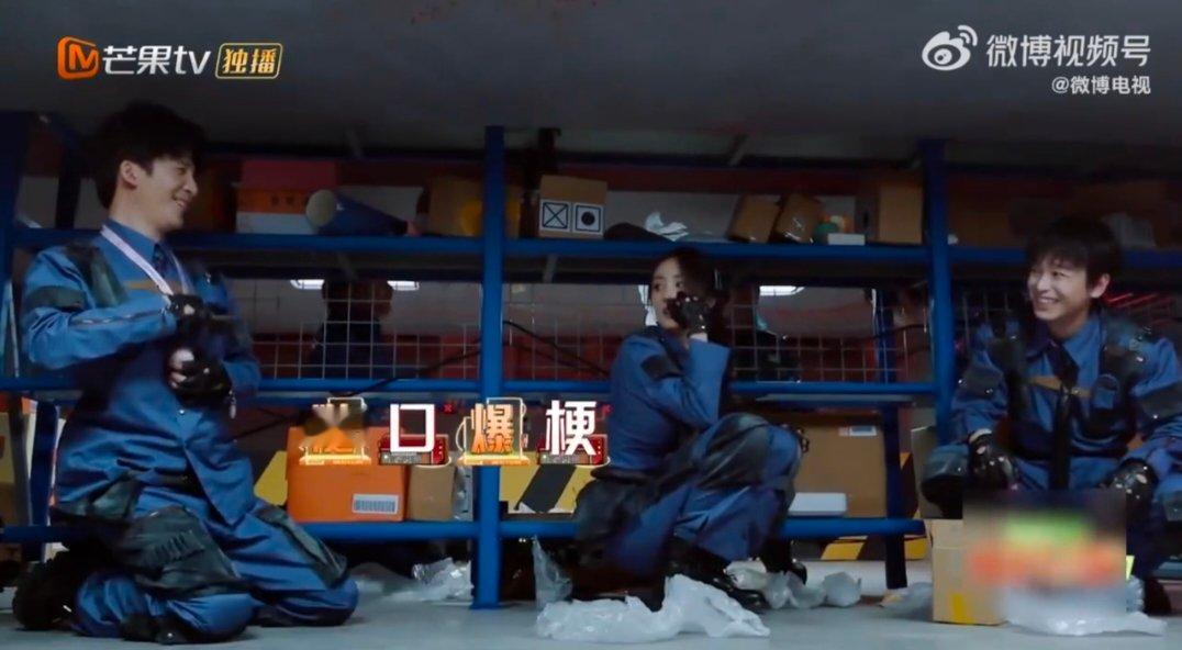 大张伟密逃cue虞书欣 密室大逃脱大张伟在《密室大逃脱7》里的谐音梗攻击！拿着梳