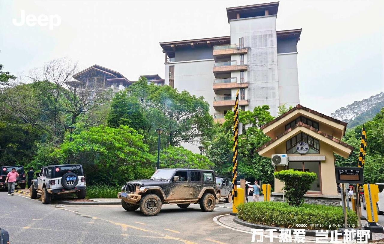 什么才是硬派越野真正的勋章✨ 不是光鲜的改装件，是仪表盘上不断跳动的公里数。 这