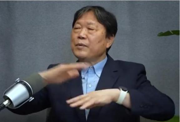 韩国专家撂下一句让美国下不来台的狠话,11艘航母全压上中国照样赢,拆穿了航母神话