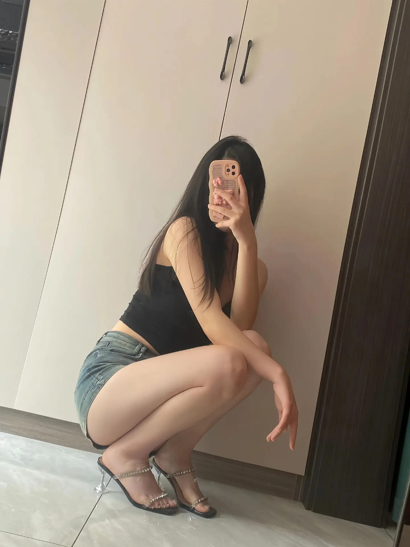 不要碰到一点压力，就把自己变成不堪负重的样子，不要碰到一点不确定性，就...