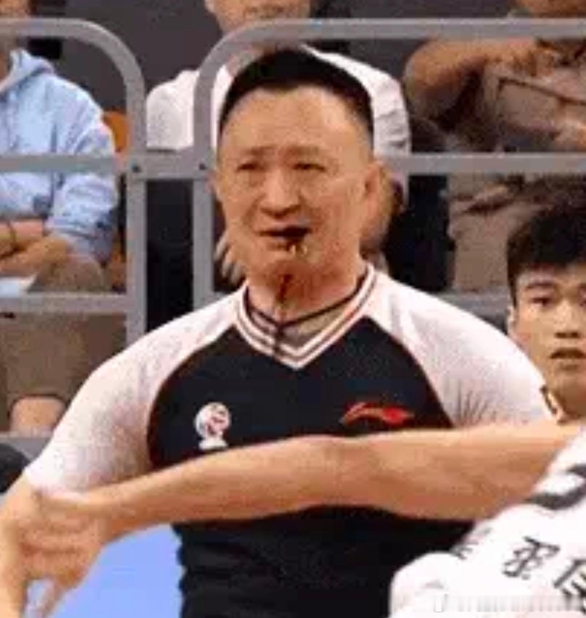 双方合计83次罚球，合计68次犯规，生生打了接近3个小时[喵喵][喵喵][喵喵]