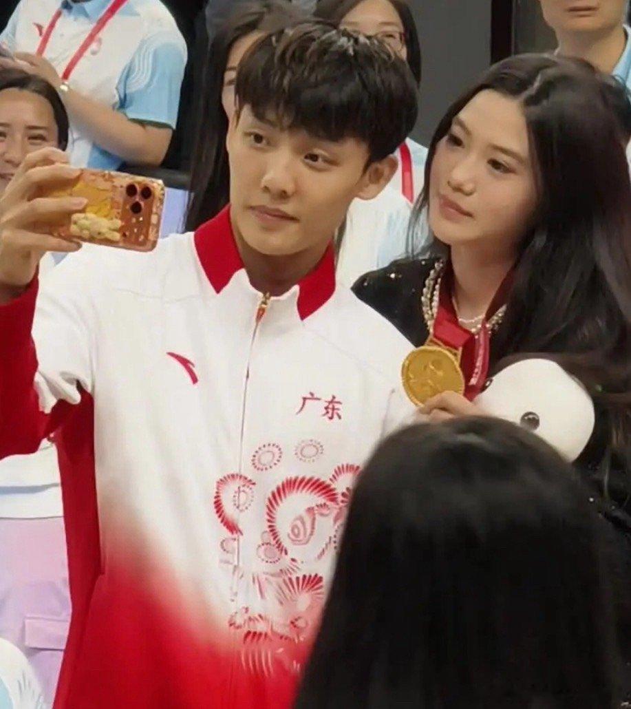 这位徐杰的女朋友好眼熟