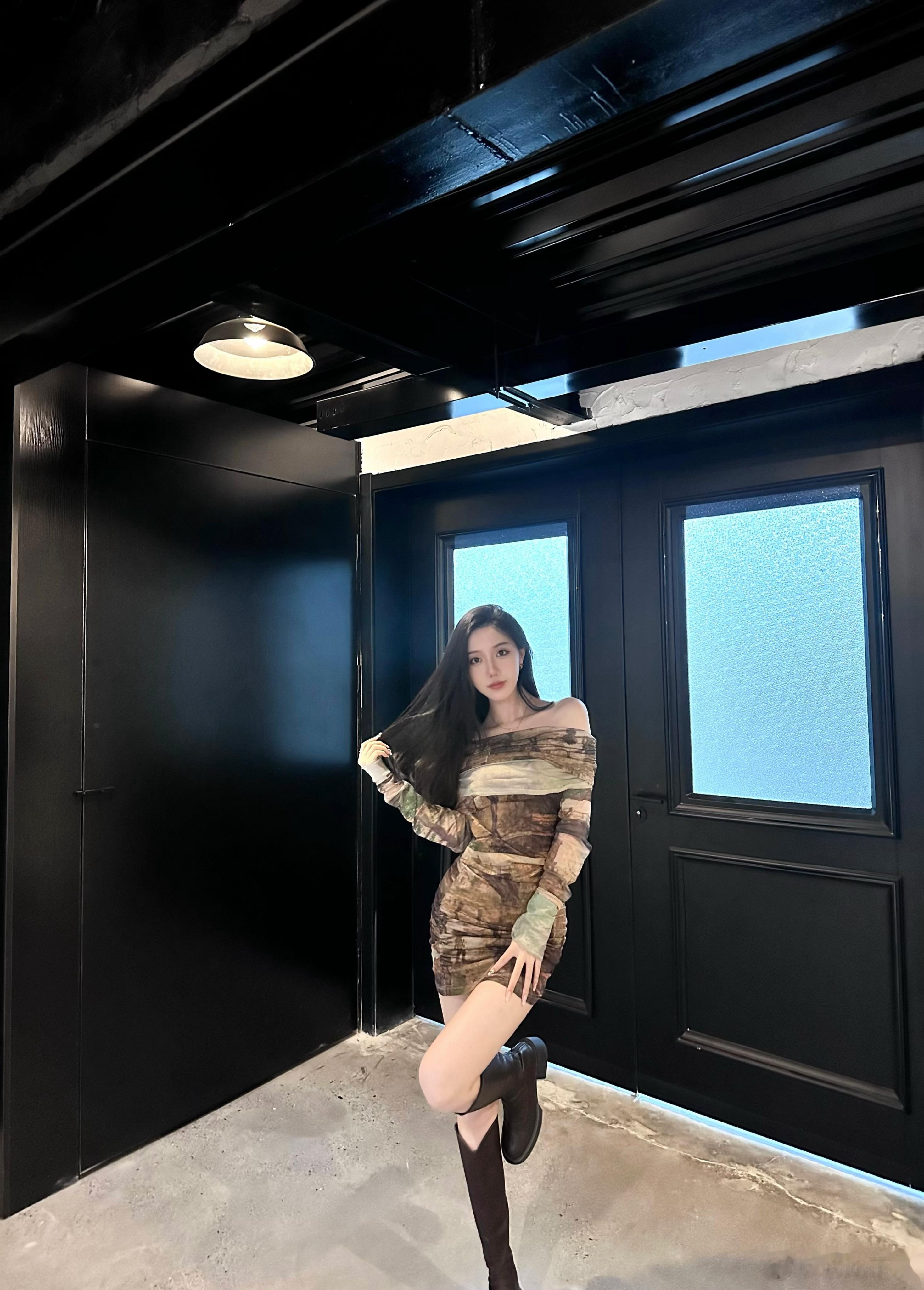 泰兰德女高  ​​​