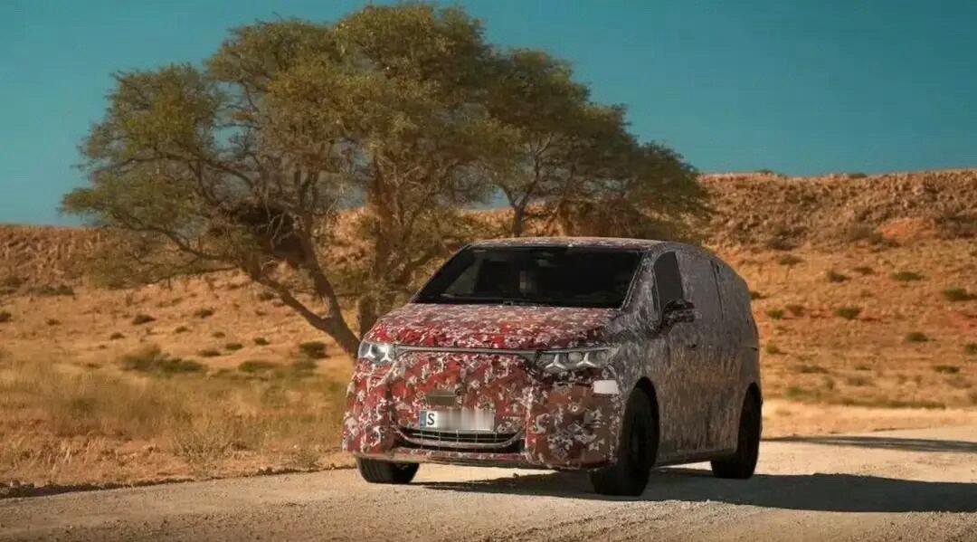 奔驰纯电MPV VLE谍照曝光，新车由福建奔驰国产，主打豪华纯电市场