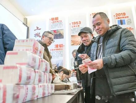 台州这个村连续六年发分红背后有本共富经分红簿上数字长，共富经里故事多。 连续六年