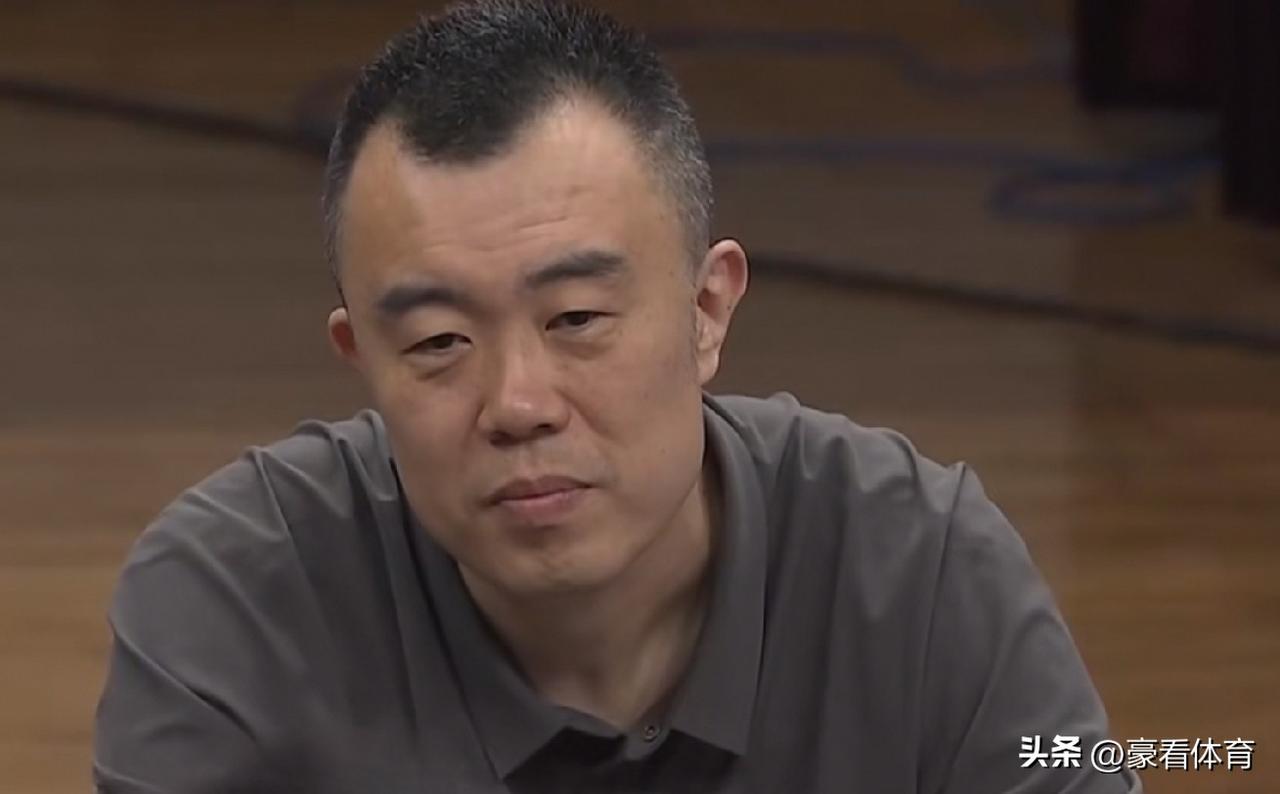 恕我直言！辽宁男篮的夏季联赛根本没有起到练兵作用。

首先球队阵容有很多小将，包