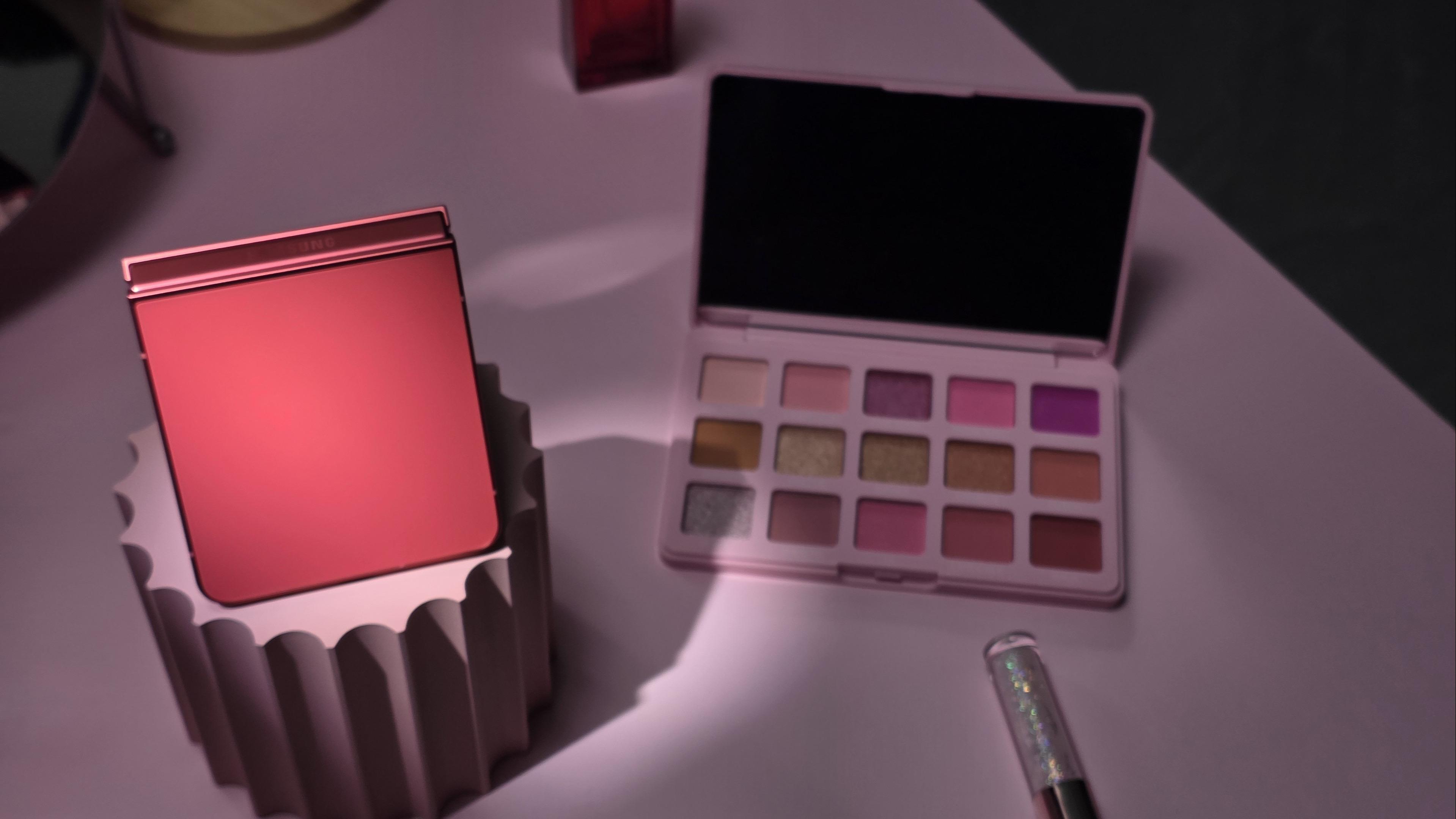 第一批体验了新款三星折叠屏，这代的三星 flip7怎么会不想全部拿下呢...