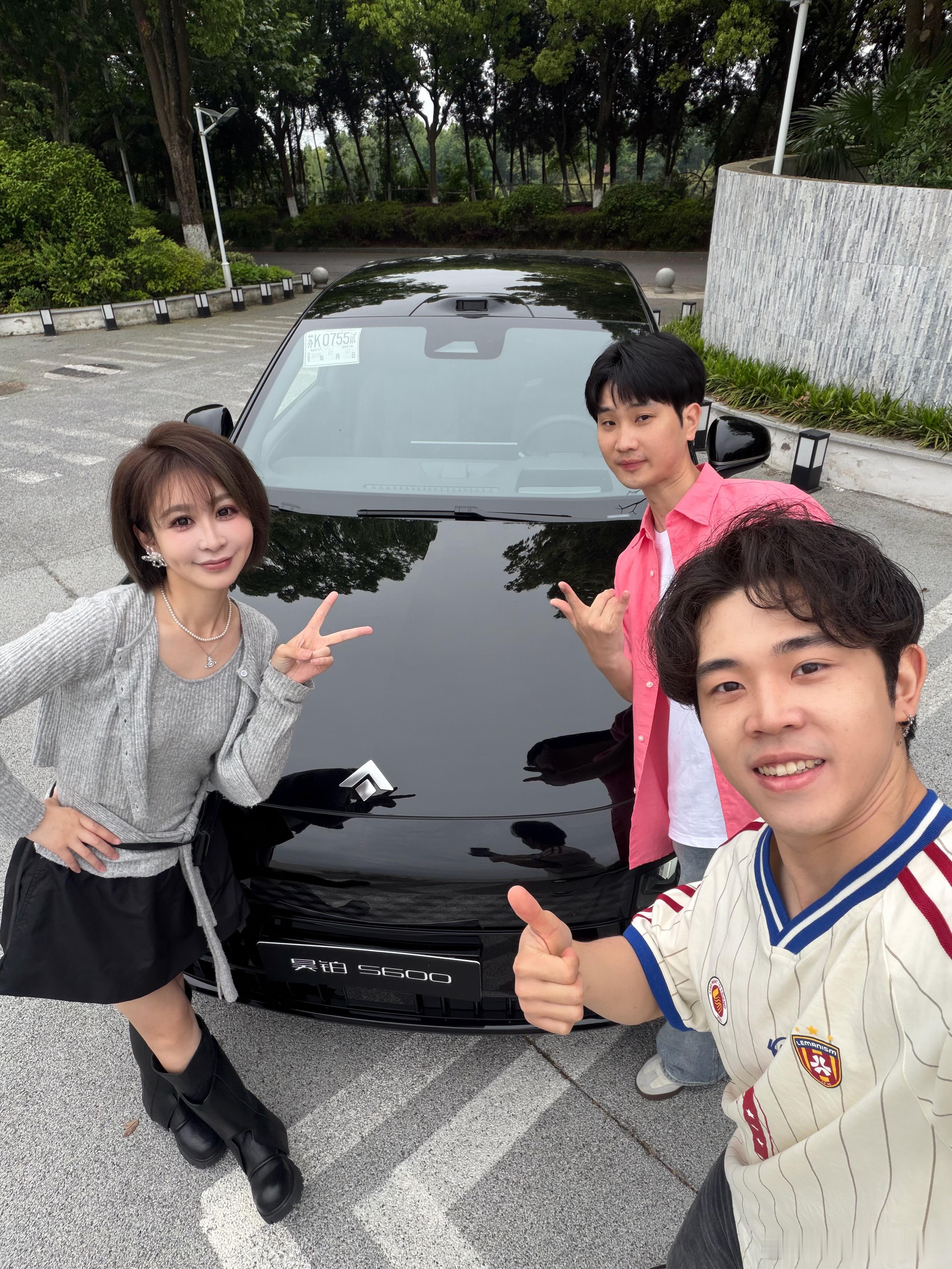 发个照片，不然又像个营销号了。五一自驾去了千岛湖，从安徽宣城出发以前做节目也去过