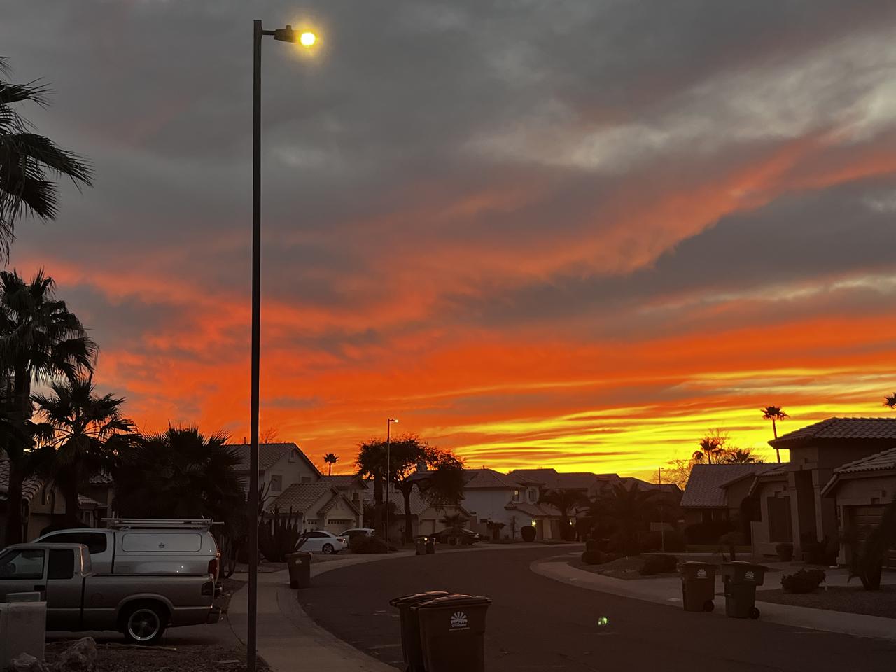 黄学勤：
  《 唱给妈妈的歌》

今年是妈妈去逝六十周年
     写在清明时