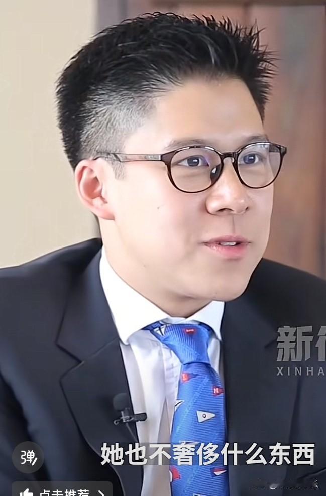 霍启刚说：晶晶一个人来到香港很不容易，她从不去奢侈品店买东西，最怕的就是去米其林