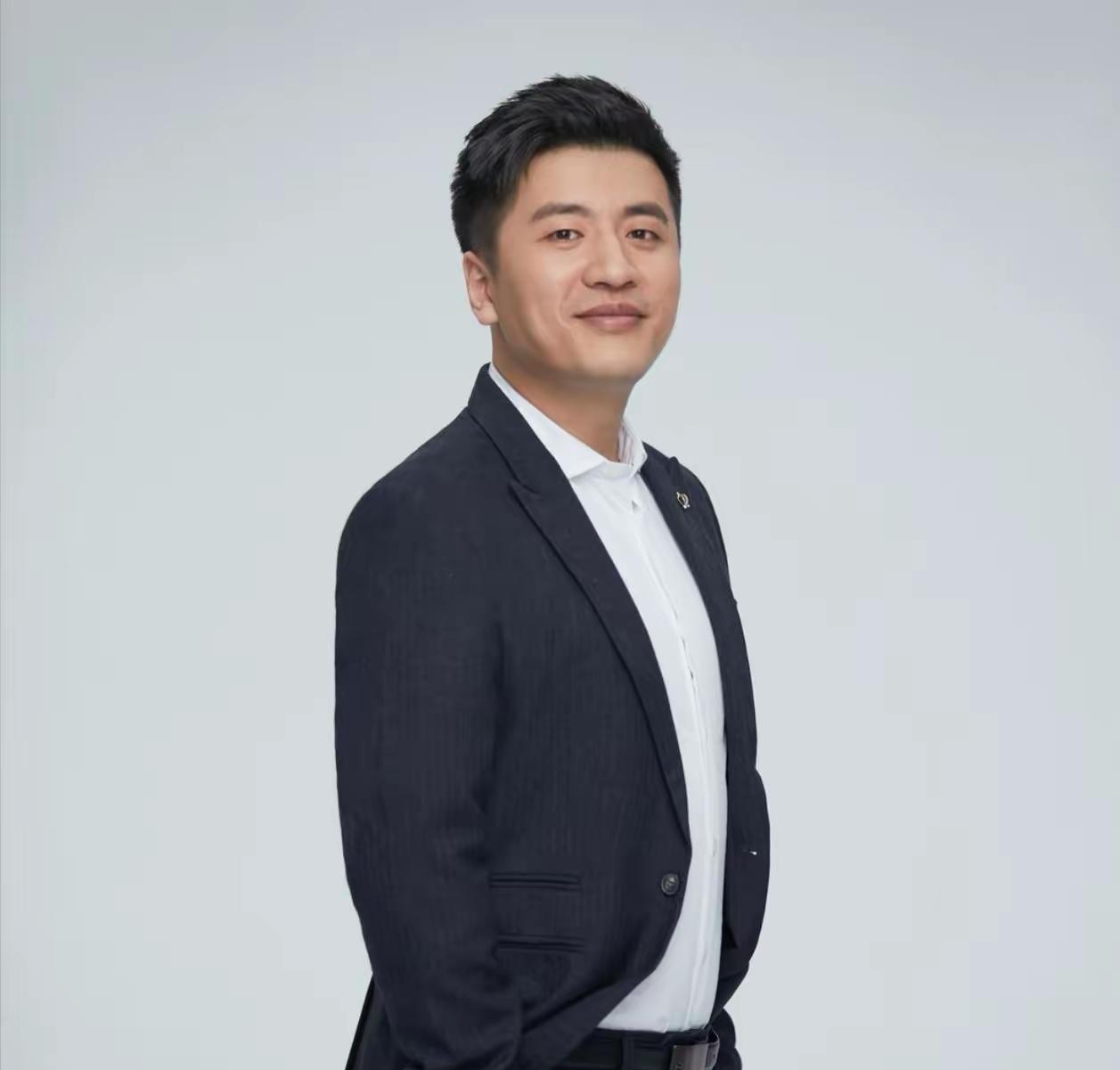 张雪峰老师已永远离开我们，他的个人抖音号与公司账号头像均已变为灰色。

苏州峰学