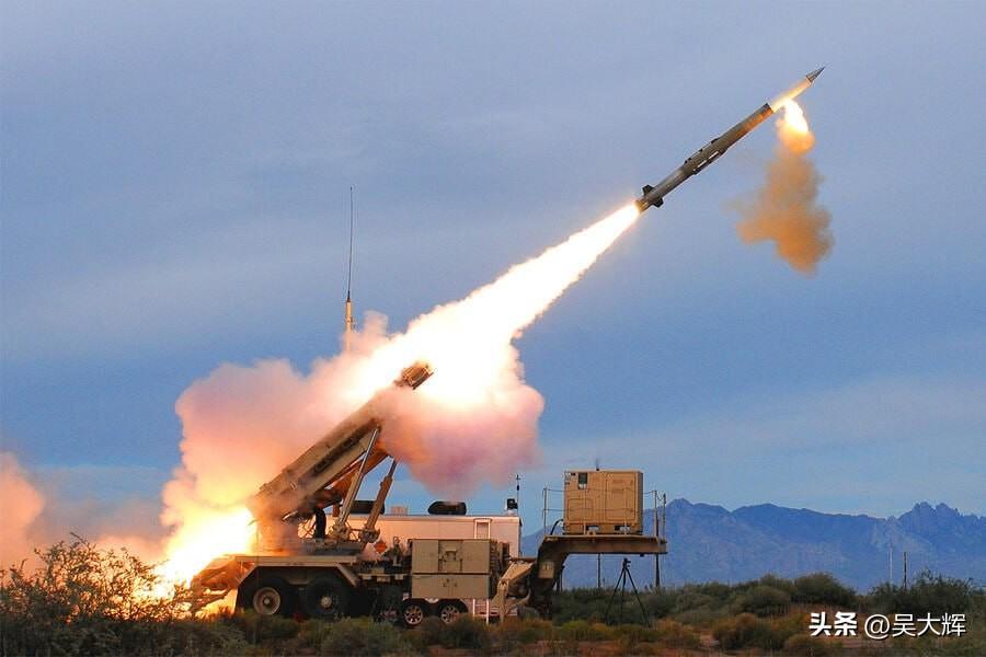 欧盟承认：乌克兰每年需要数千枚拦截导弹
 
欧盟防务委员安德留斯·库比柳斯表示，