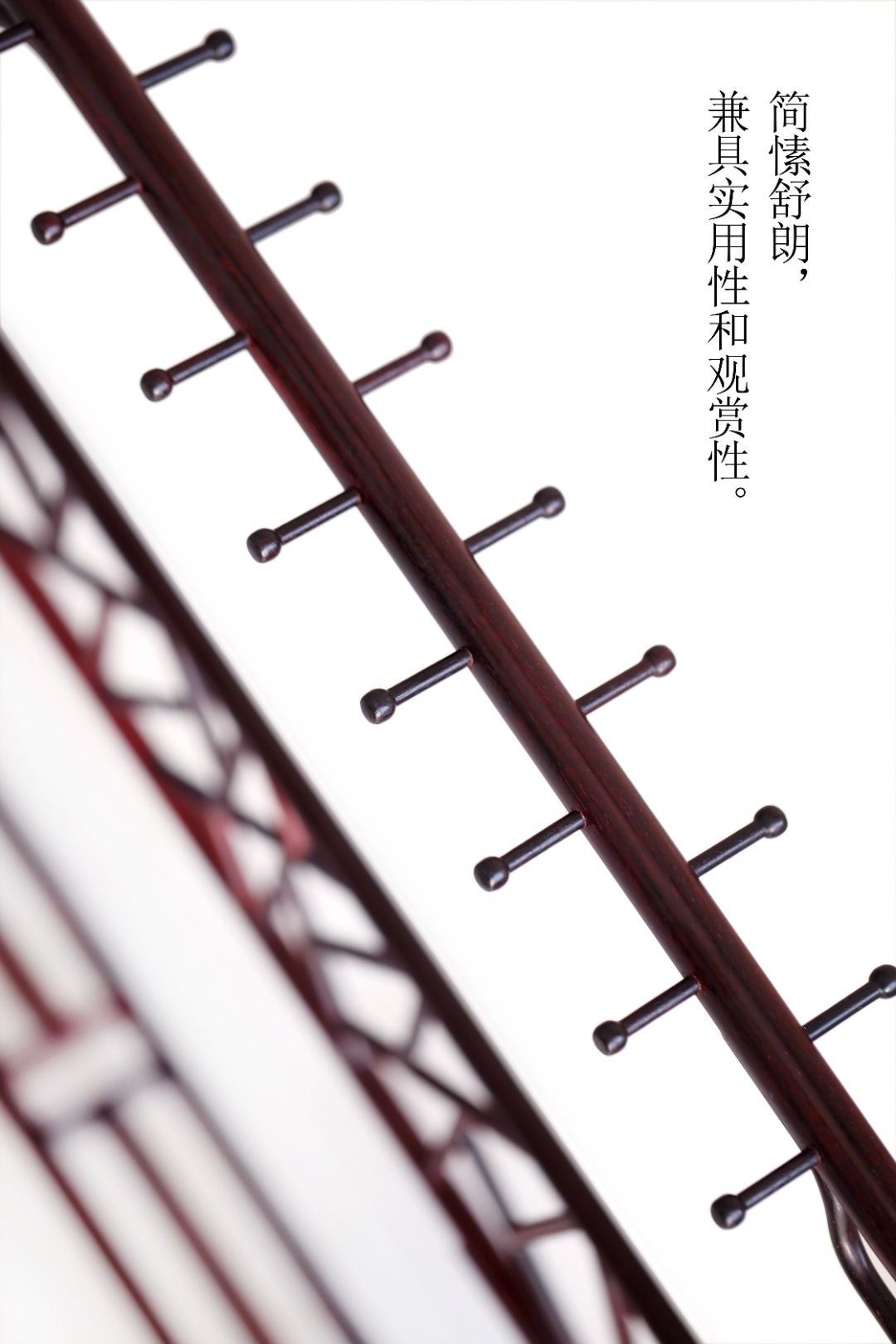 小叶紫檀【灵芝·如意云纹】笔架紫檀高密老料，色质细腻温润，镂雕如意云纹，古朴雅致