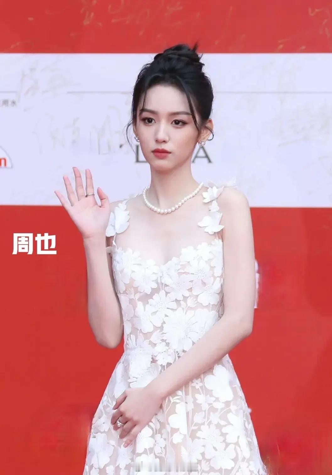 大花们捧的新人，谁有爆相？当年的“四旦双冰”，都已经开始步步为营捧新人上位，李冰