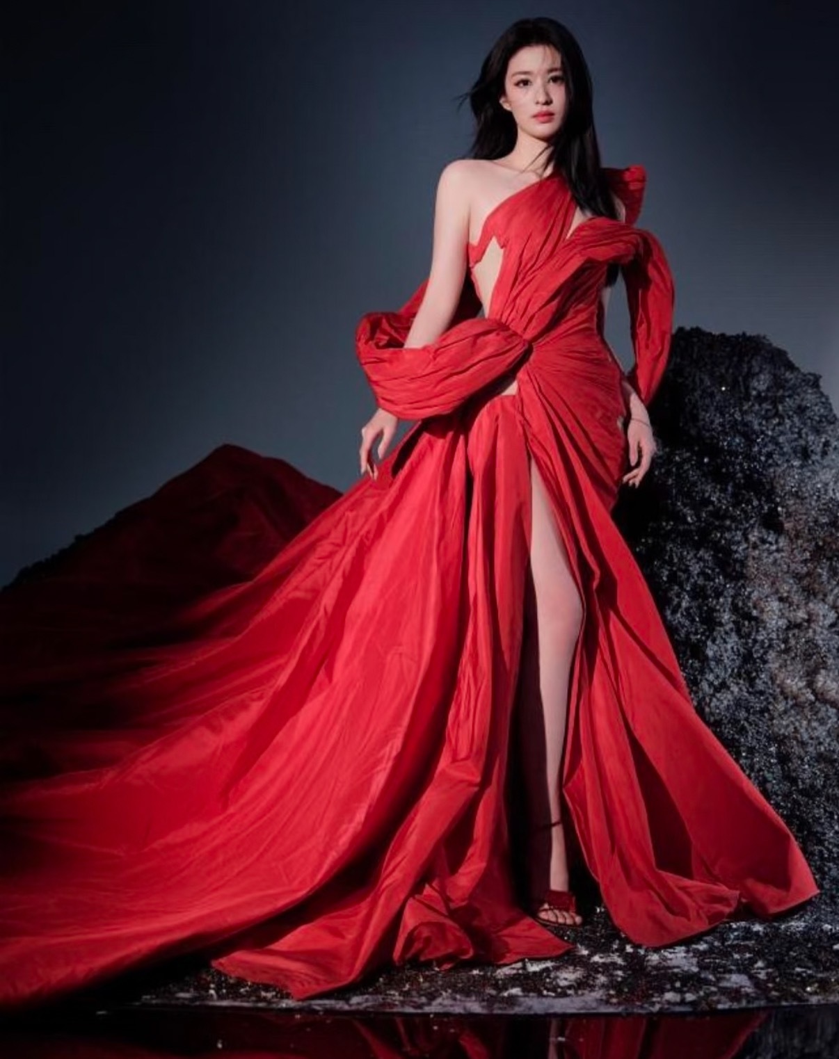 红装是王楚然的统治区吧 太迷人了，特别的喜欢有被王楚然惊艳到啊