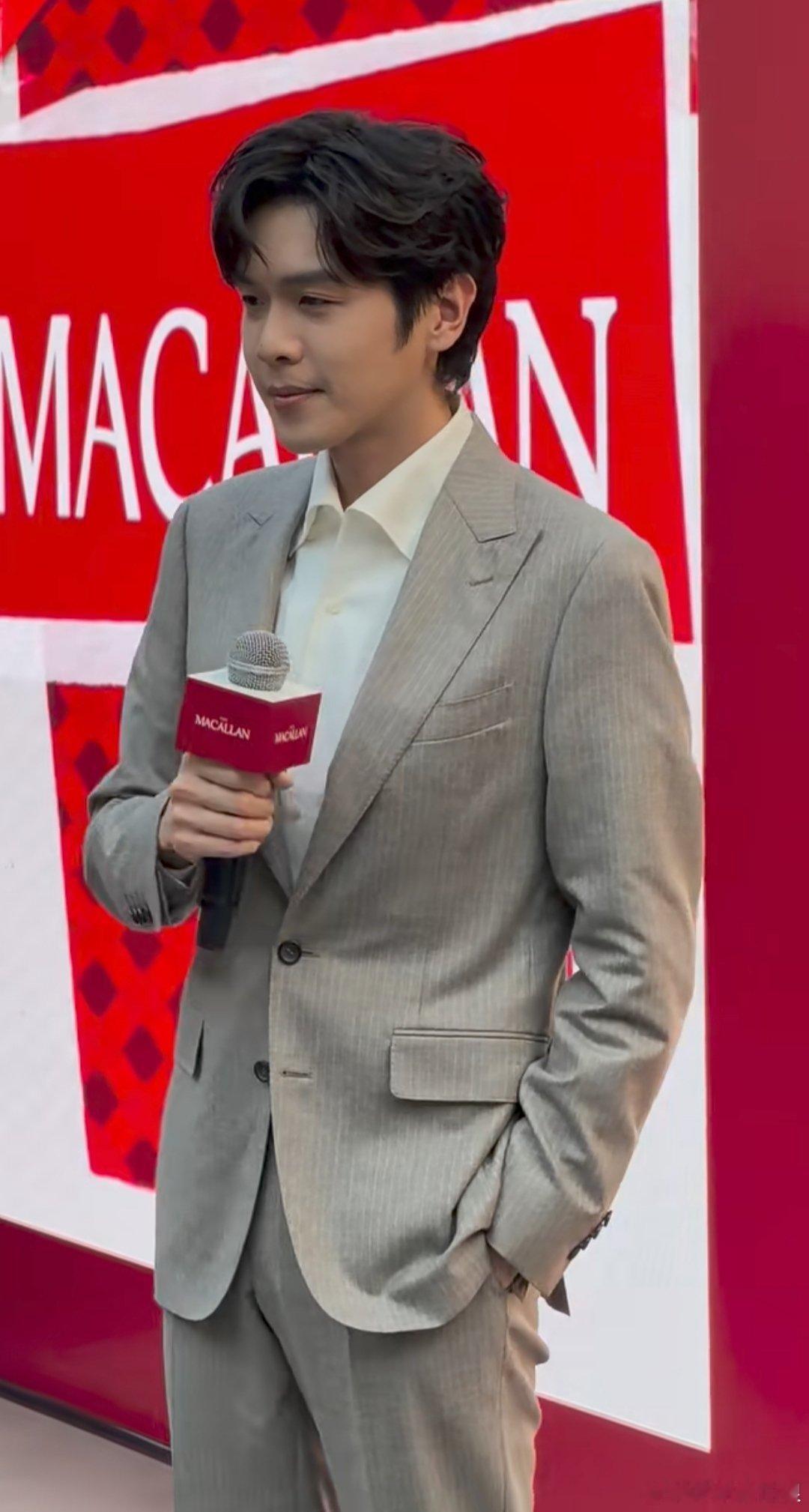 匠心与质感的双向奔赴张若昀与麦卡伦的合作，并非简单的商业绑定，而是“匠心坚守”与