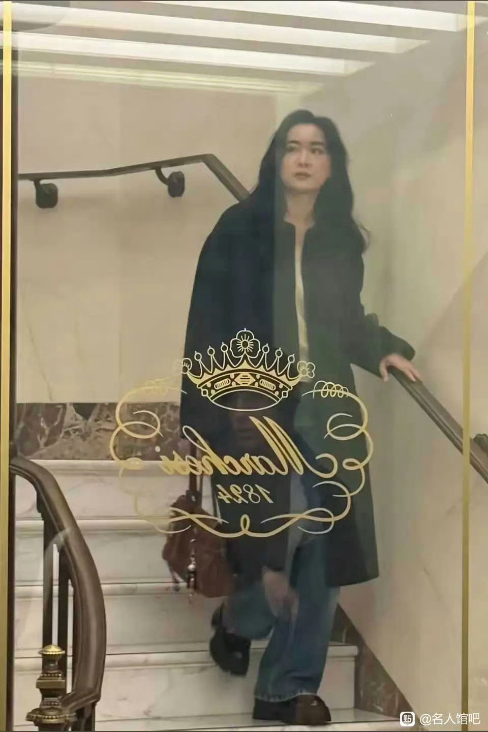 贾玲已经完全是另外一个人了，不再肥胖搞笑，而是高冷时尚 ​ ​​​