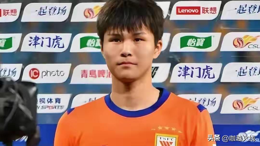 泰山队的青年国脚（陈泽仕）登场比赛，直接面对10人泰山队对11人深圳新鹏城，防守