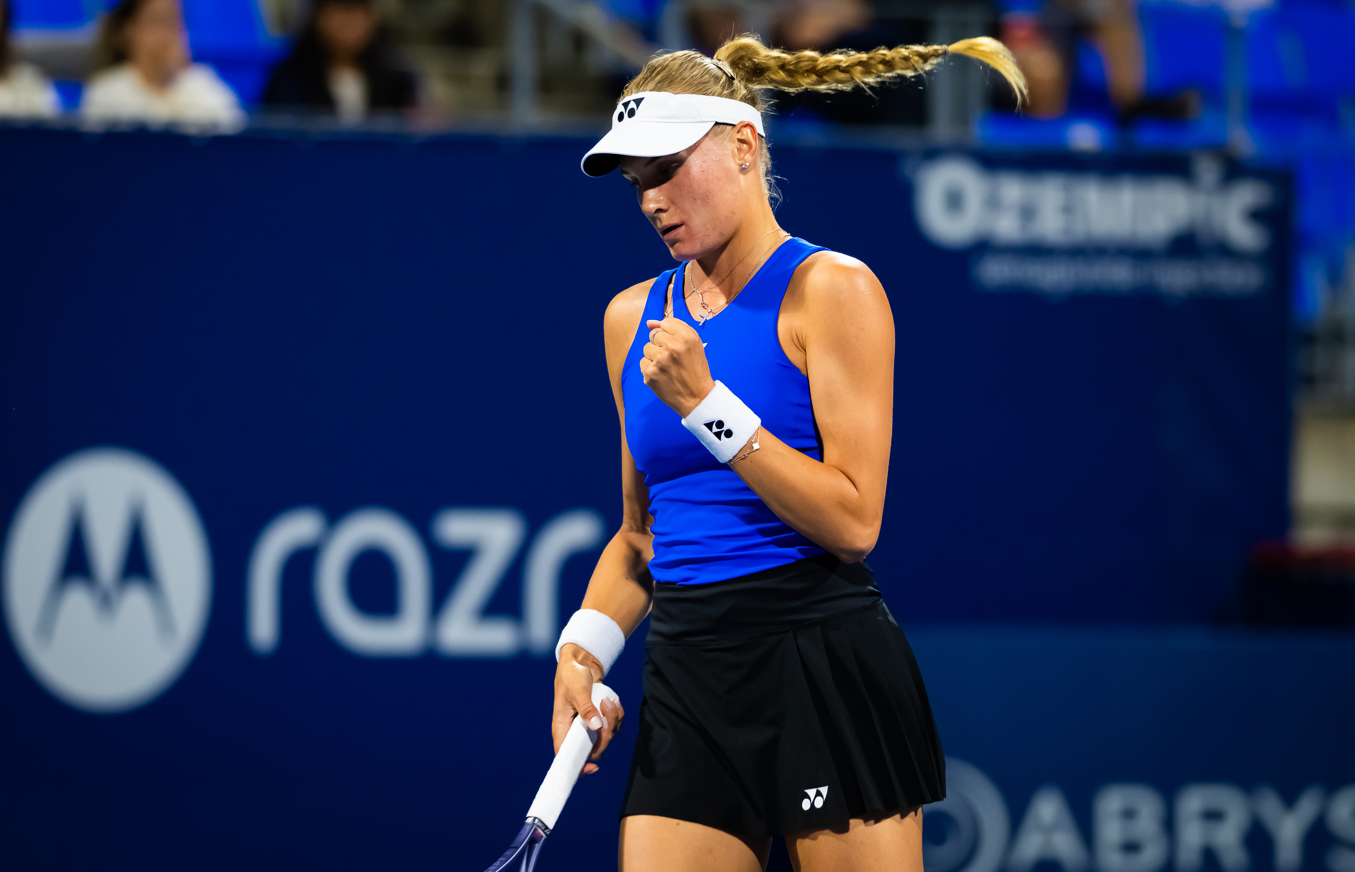 WTA1000蒙特利尔站第三轮，30号种子雅斯特雷姆斯卡在第二盘1-4落后的情况