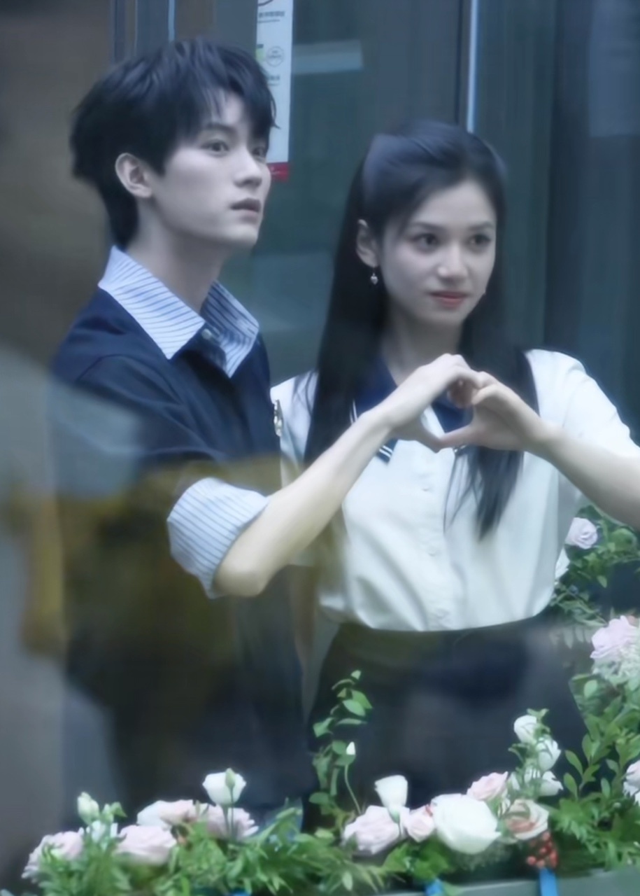 娱乐[超话]张婧仪周翊然扫楼电梯大片张婧仪周翊然电梯大片张婧仪周翊然扫楼电梯大片