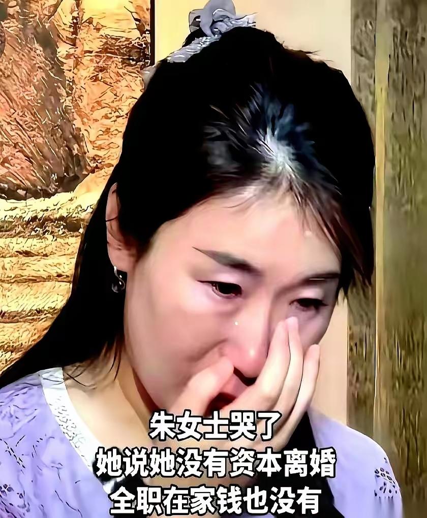 向上海法院递交刑事自诉材料，未能顺利立案，维权之路布满阻碍。
 
完整梳理始末，