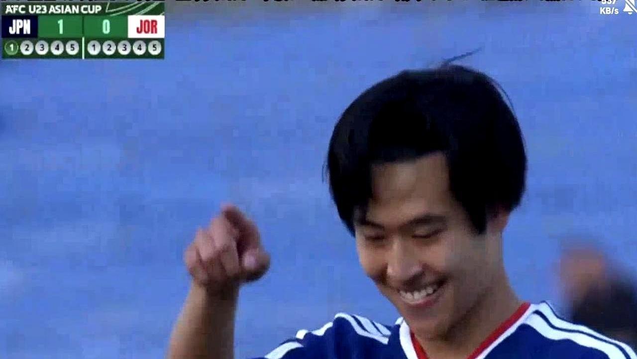赛前都押日本碾压，结果差点翻车。
 
约旦上半场疯抢，一脚爆射先开罐。日本被压得