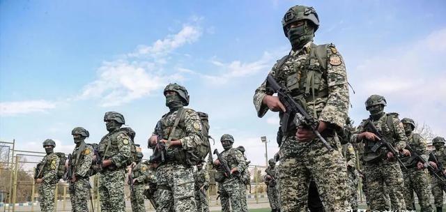 全球没有哪个国家，会在开战前两天突然宣布：外国人，你们走吧，我们不拦。伊朗偏偏就