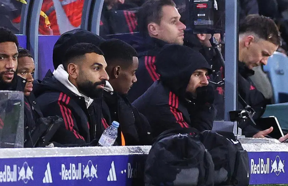 萨拉赫无缘欧冠客战国米！俱乐部与斯洛特共同决策 英超曼联 北京时间12月8日，利