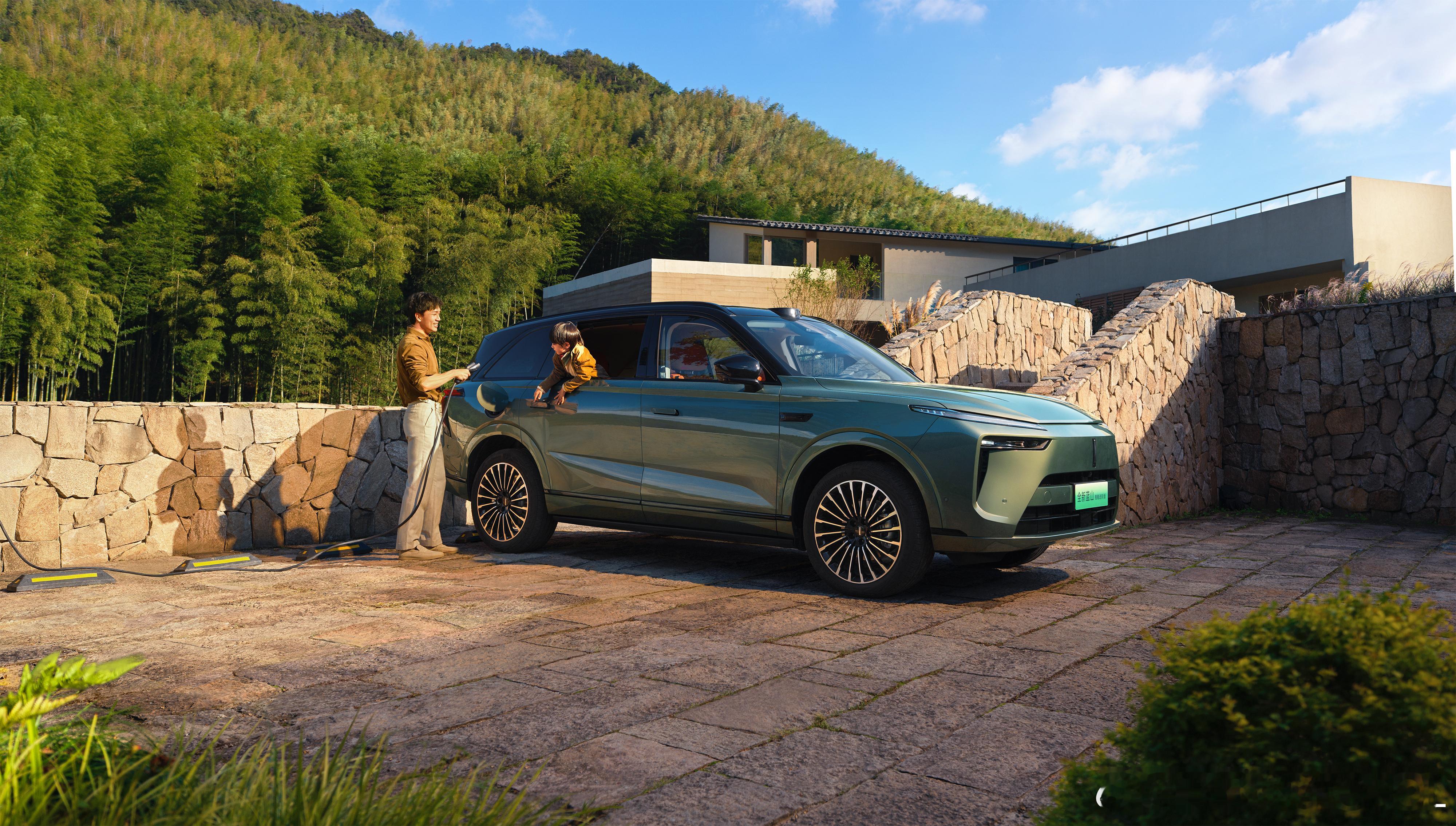 我的蓝山又换新啦 这次是VLA版 终于有黑内饰了 好酸！ 