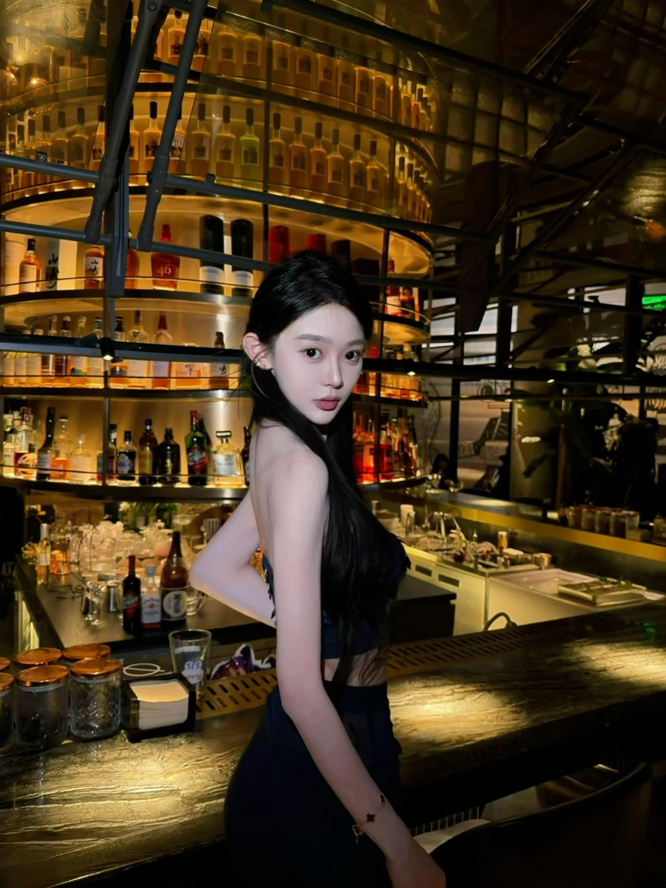 怪我普通的脸 留不住你暧昧的眼