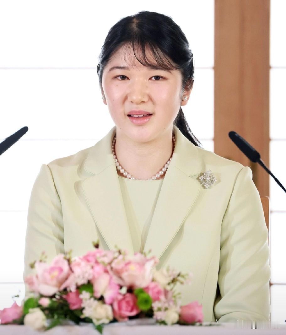 高市苗苗自己不也是女人，还是第一次爬上首相位置的女人，就要把别人爬上高台的路都堵