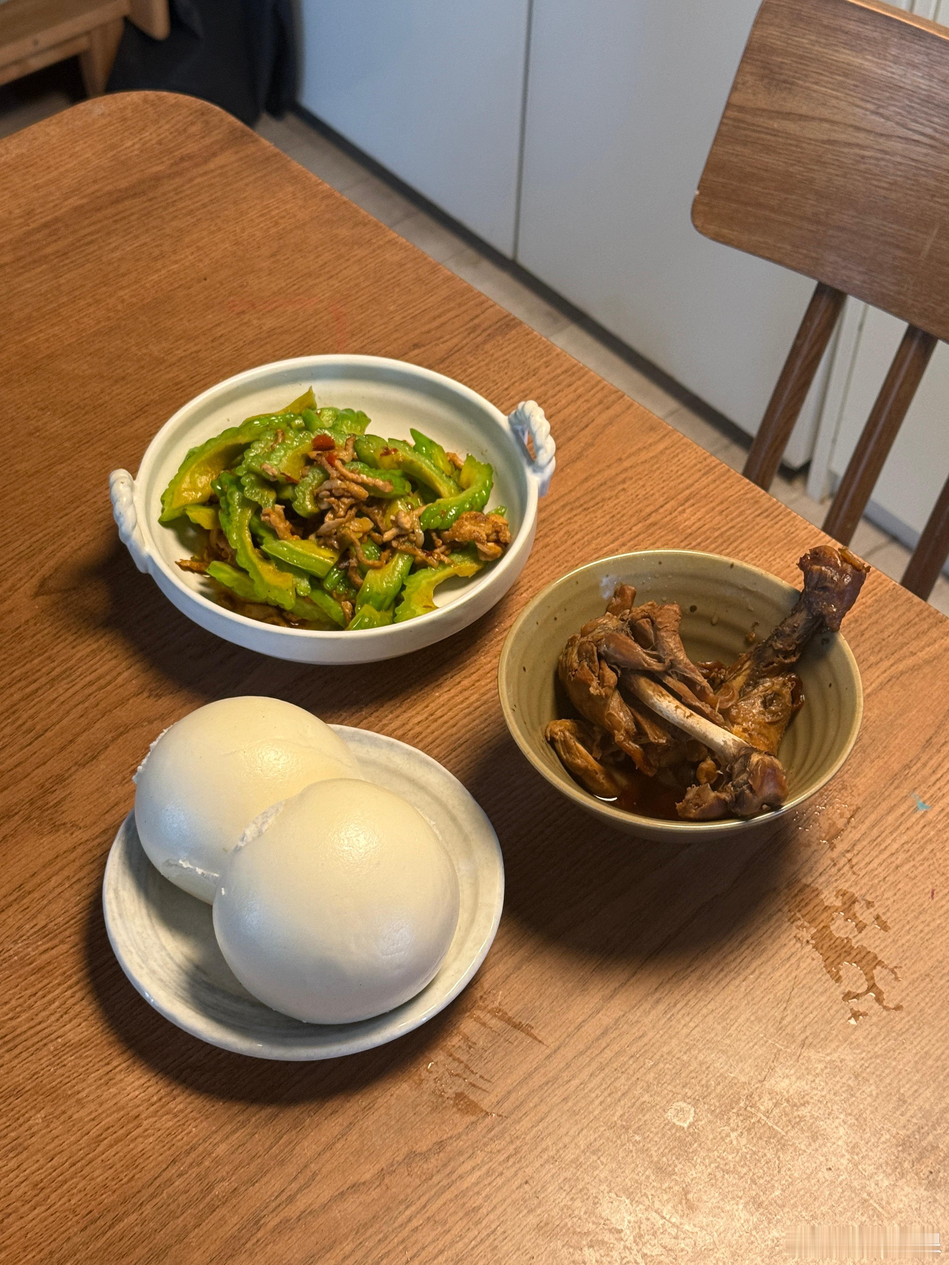 糊弄饭，一人食。娃放假之前都不想好好做了。去云南吃的太放肆，回来重了4斤，体脂肉