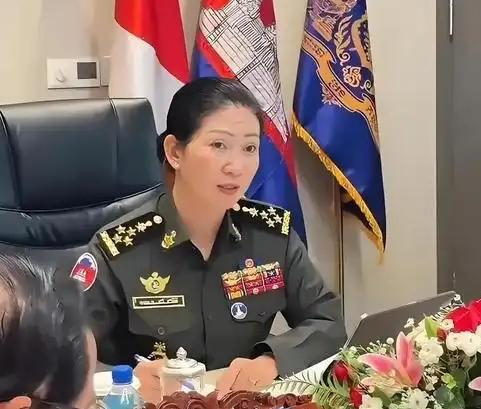 洪森凭什么掌控柬埔寨？靠“将军牌”还是人心？

柬埔寨的将军头衔可没那么好拿。就