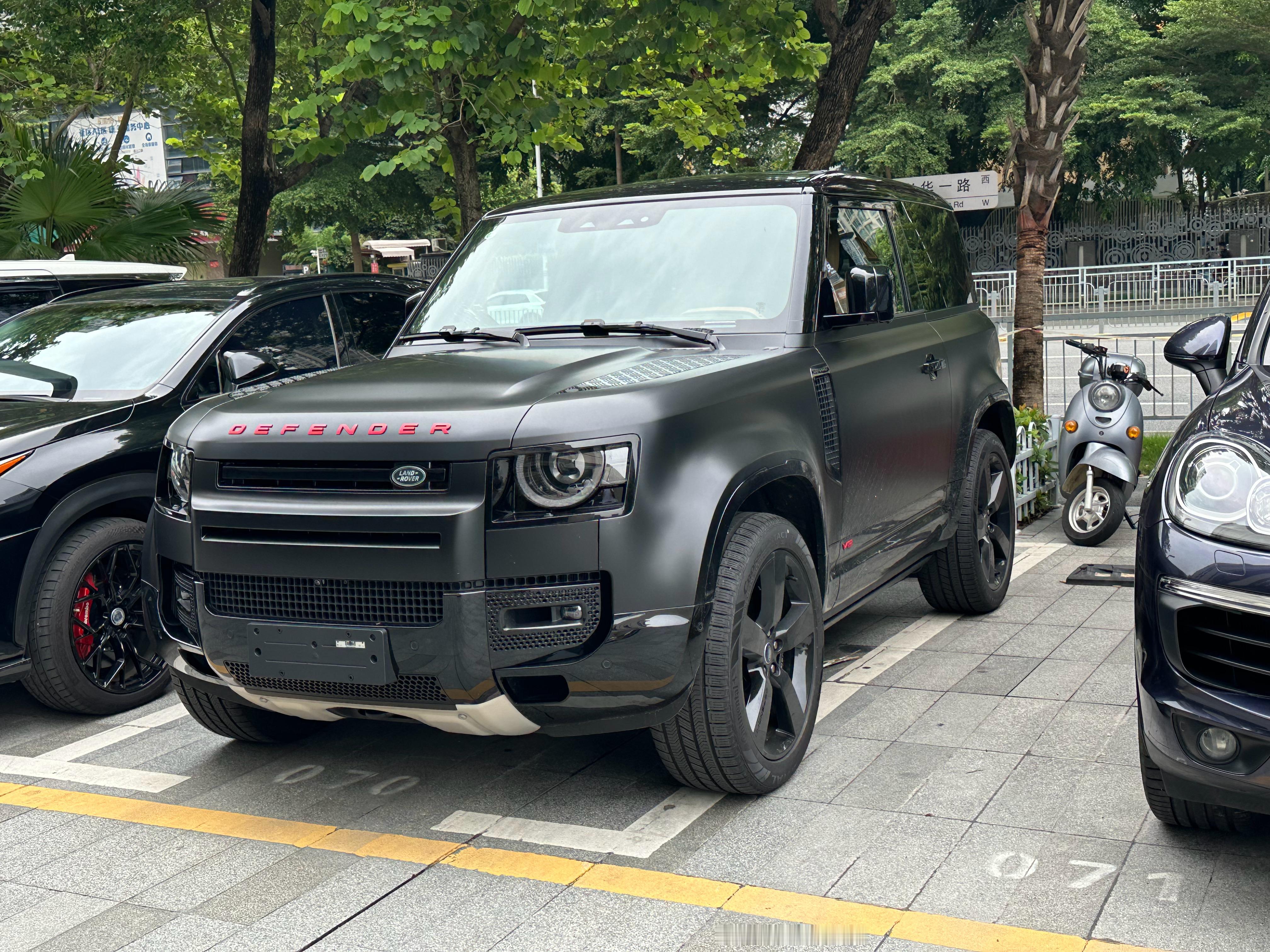 V8卫士，帅  ​​​