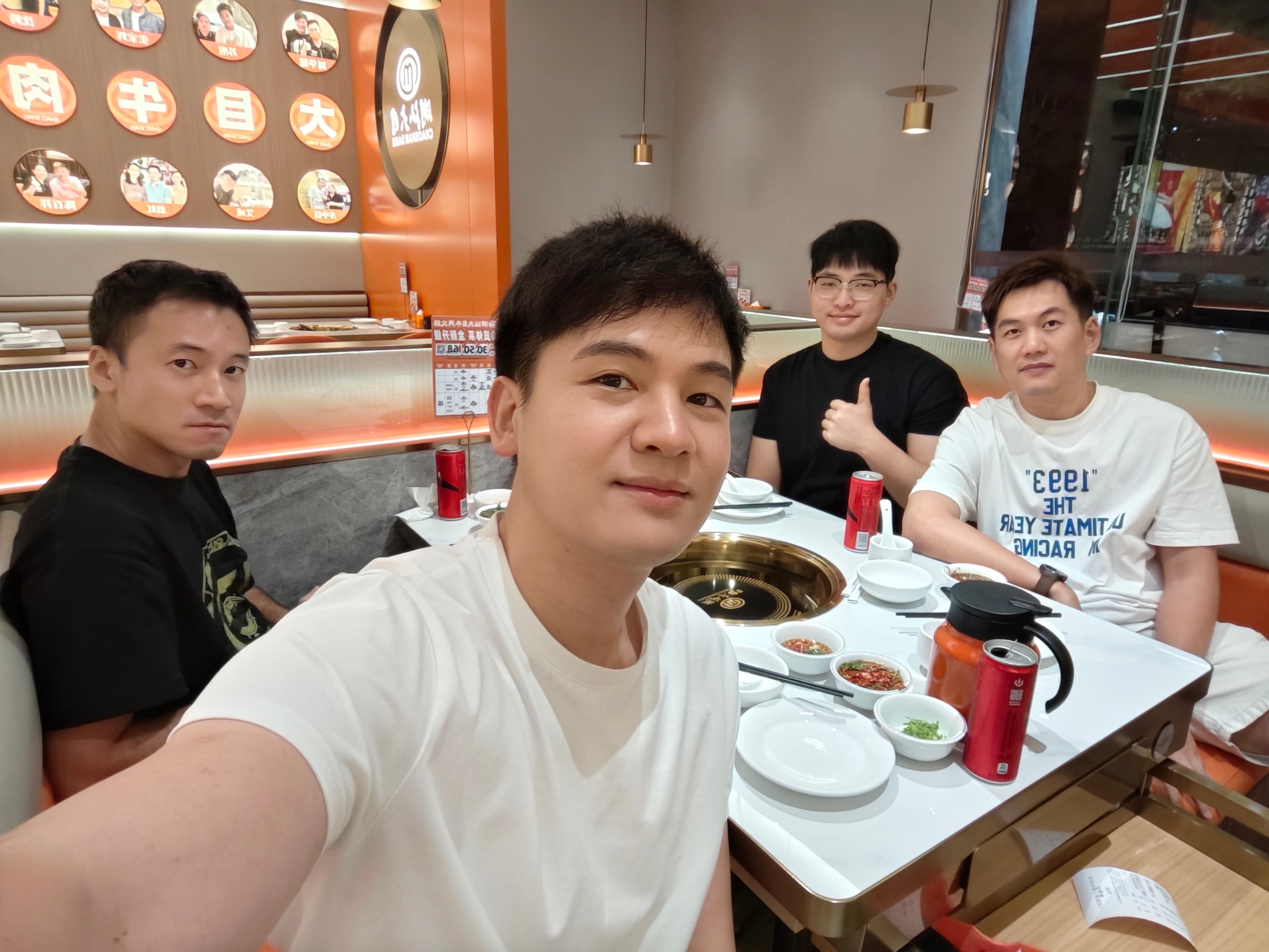 昨天在深圳参加小鹏发布会，有5000人来参加，超级热闹。我坐在第三排的位置，看欧