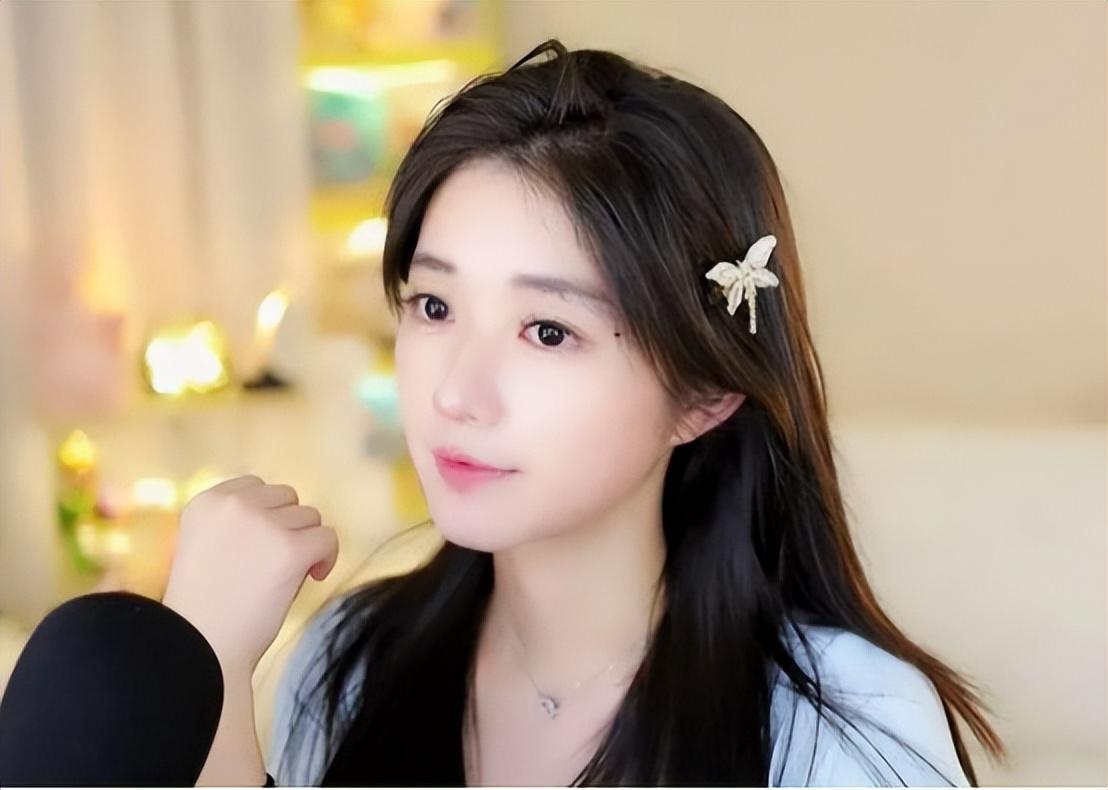 热搜上的“女主播深夜吐槽”事件：原来她们赚的，还没外卖小哥多
网络主播的收入与外