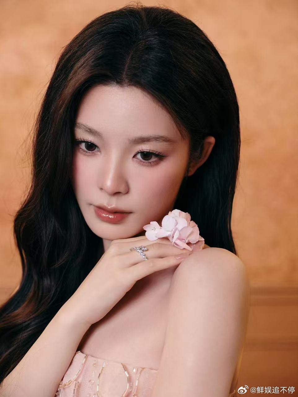 姚晓棠歌声是什么催泪弹吗打歌2026 姚晓棠用歌声讲故事，《一万公里的思念》婉转