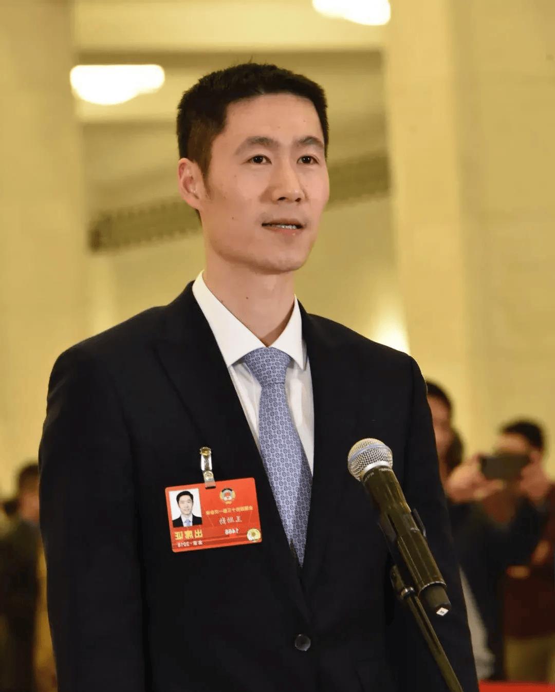 侬好上海呀
全国的乒友希望中国乒乓球男队顶级老将回归，等待15岁~18岁小将中能