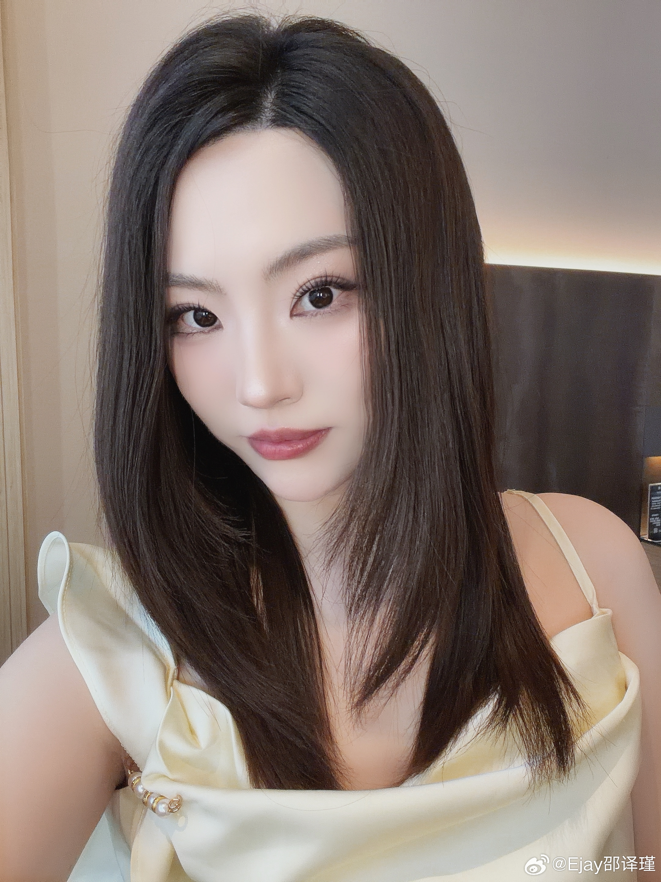 图1我画的妆图2杭州网红化妆师图3素颜 均为同一个滤镜同一个参数的程度……没有对