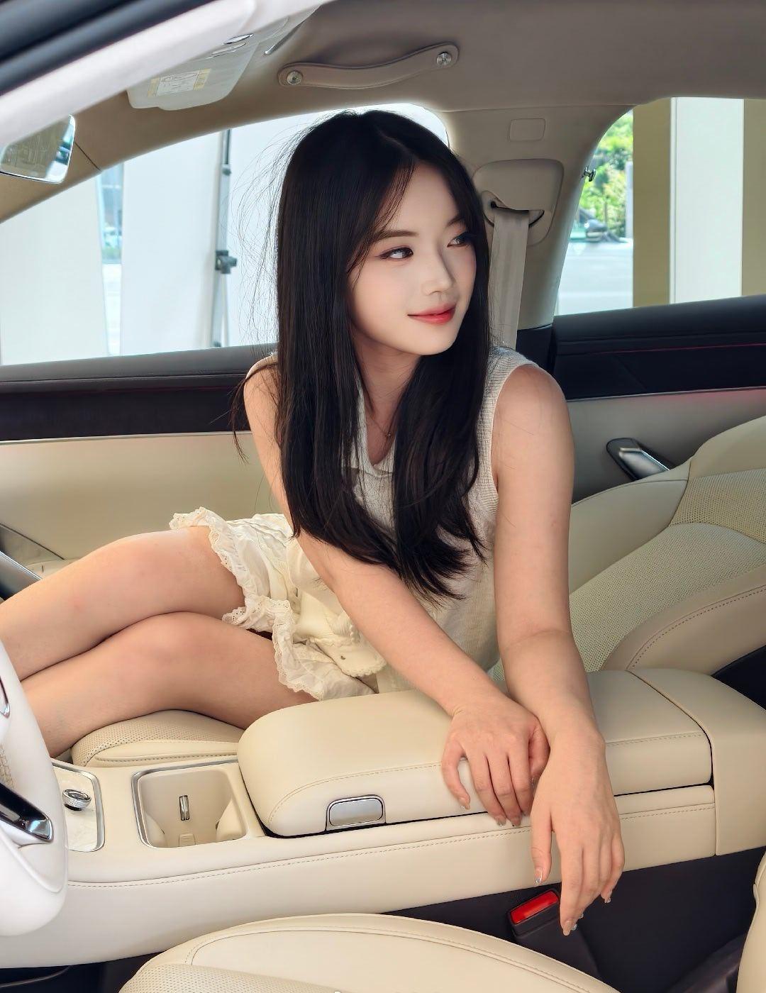 在尚界Z7车内拍了一组美照，三选一，大家觉得哪一张最好看？ ​​​