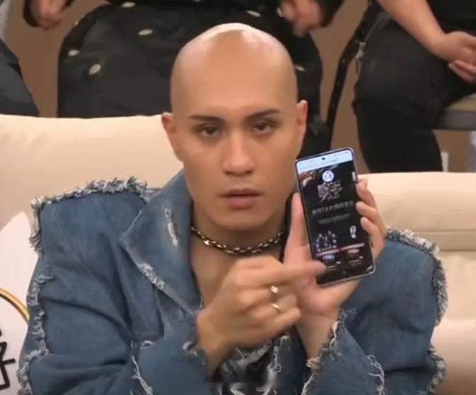 姐 对黄宣唱的《思念》有什么想说的[来]#歌手直播# ​​​