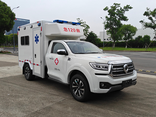 凯福莱牌长城炮底盘救护车，目测采用的是与览众同款单排重载底盘[吃瓜]我与汽车的日