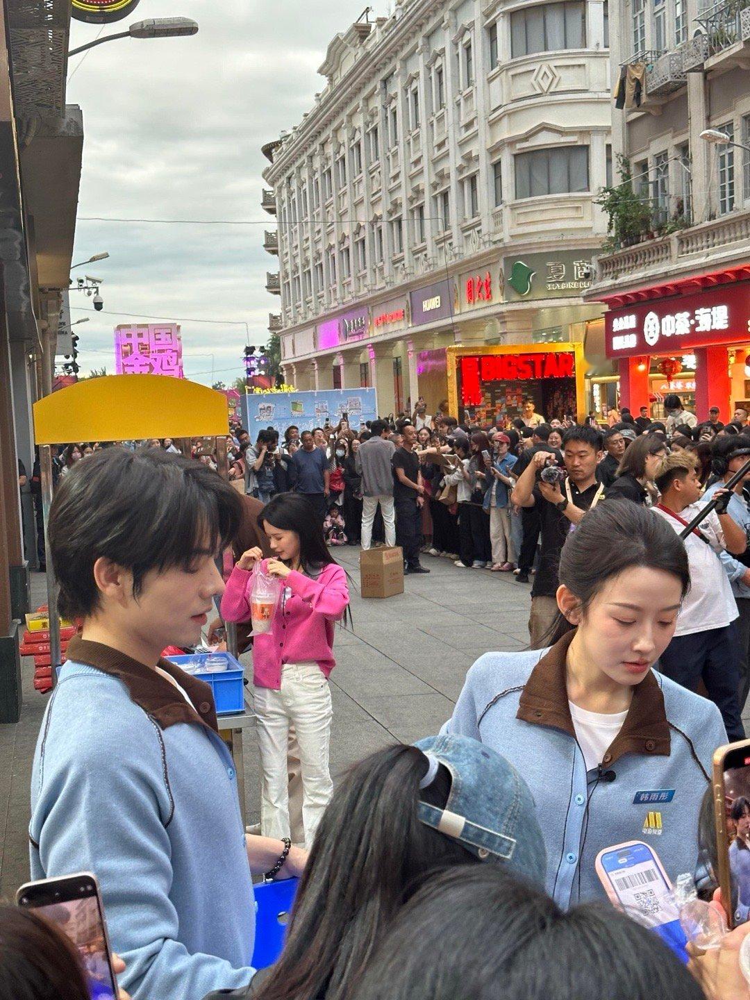 短剧演员韩雨桐还是执着于垫肩