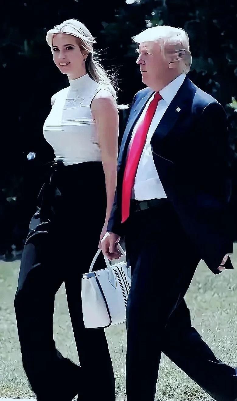 特朗普总统和他的女儿伊万卡，意气风发，精神抖擞，风貌照人！
头发被摩丝定型的纹丝