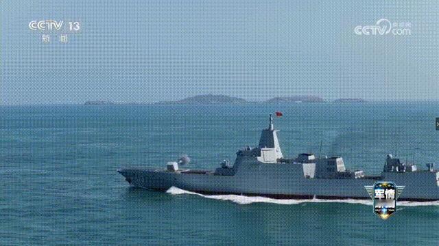 055大驱130mm主炮射击，装弹画面曝光