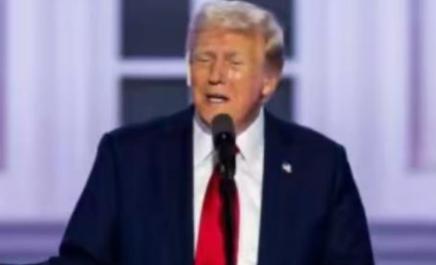 特朗普曾经在采访时表示，如果中国大陆武统台湾，那么美国将会毫不犹豫的对北京进行轰