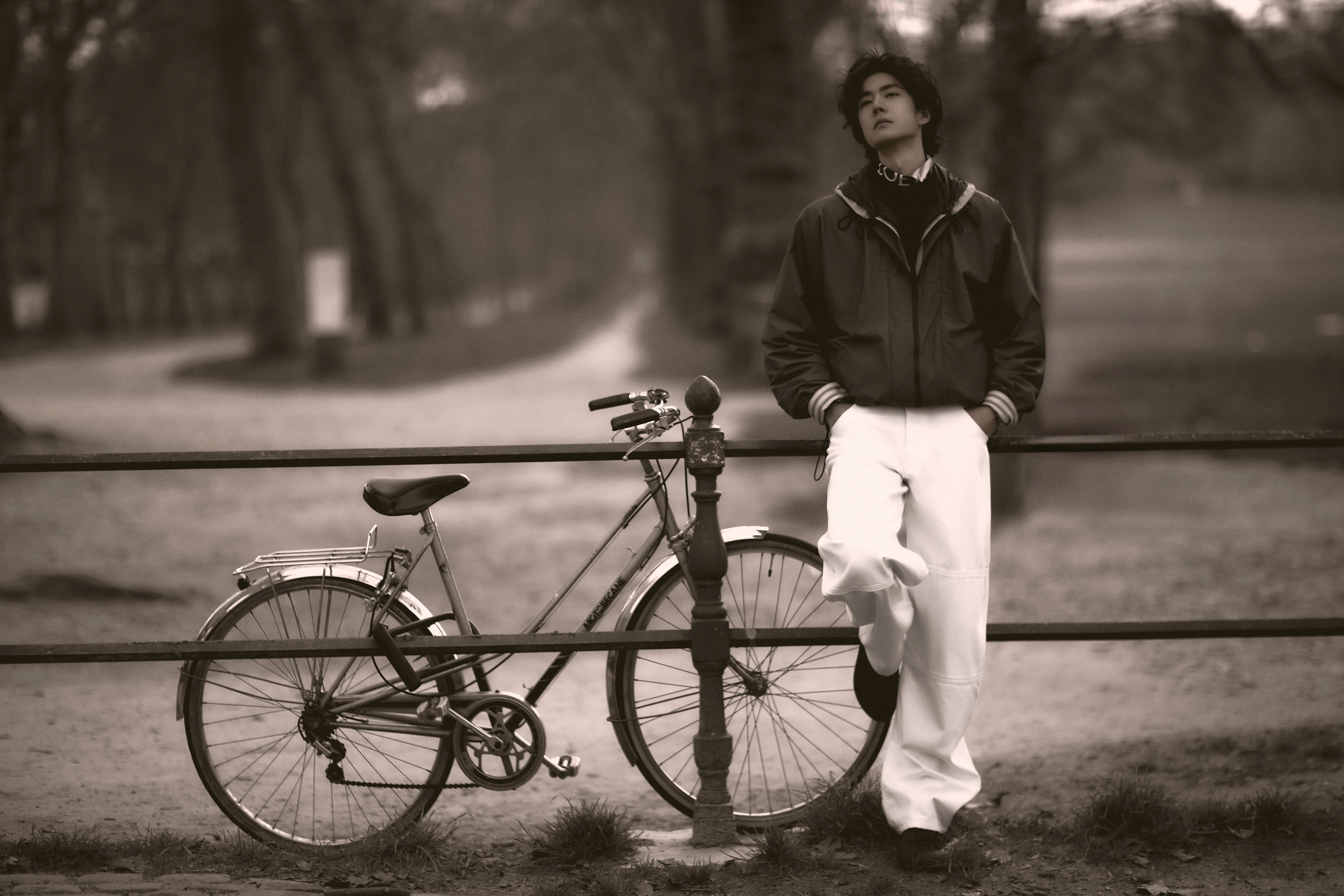 啊啊啊啊啊啊好有故事感的一张！！！！王一博