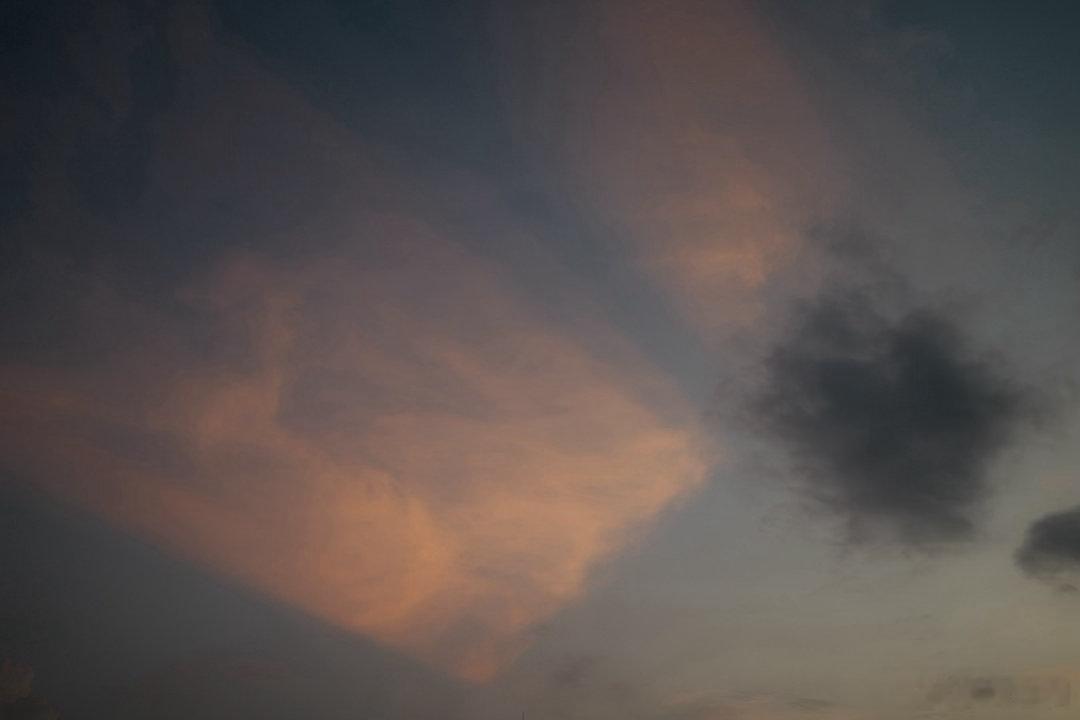 广州火烧云继续奉上夜色最美晚霞最美的天空 徕卡SL 28-200 广州·林则徐纪
